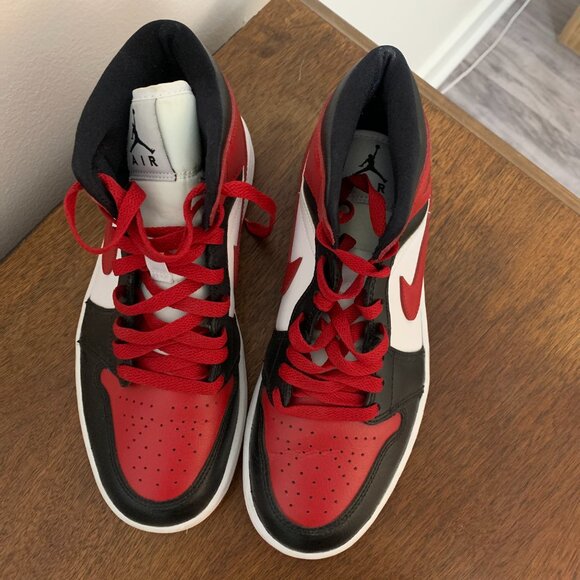 Air Jordan 1 Mid Chicago Black Toe Red White Size 6.5 Worn Once - Picture 9 of 9
